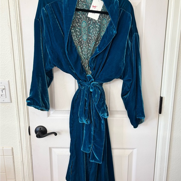 Jennafer Grace Tops - Luxurious Silk Velvet Kimono in Rich Teal